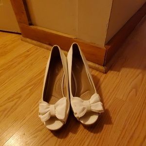 White wedges
